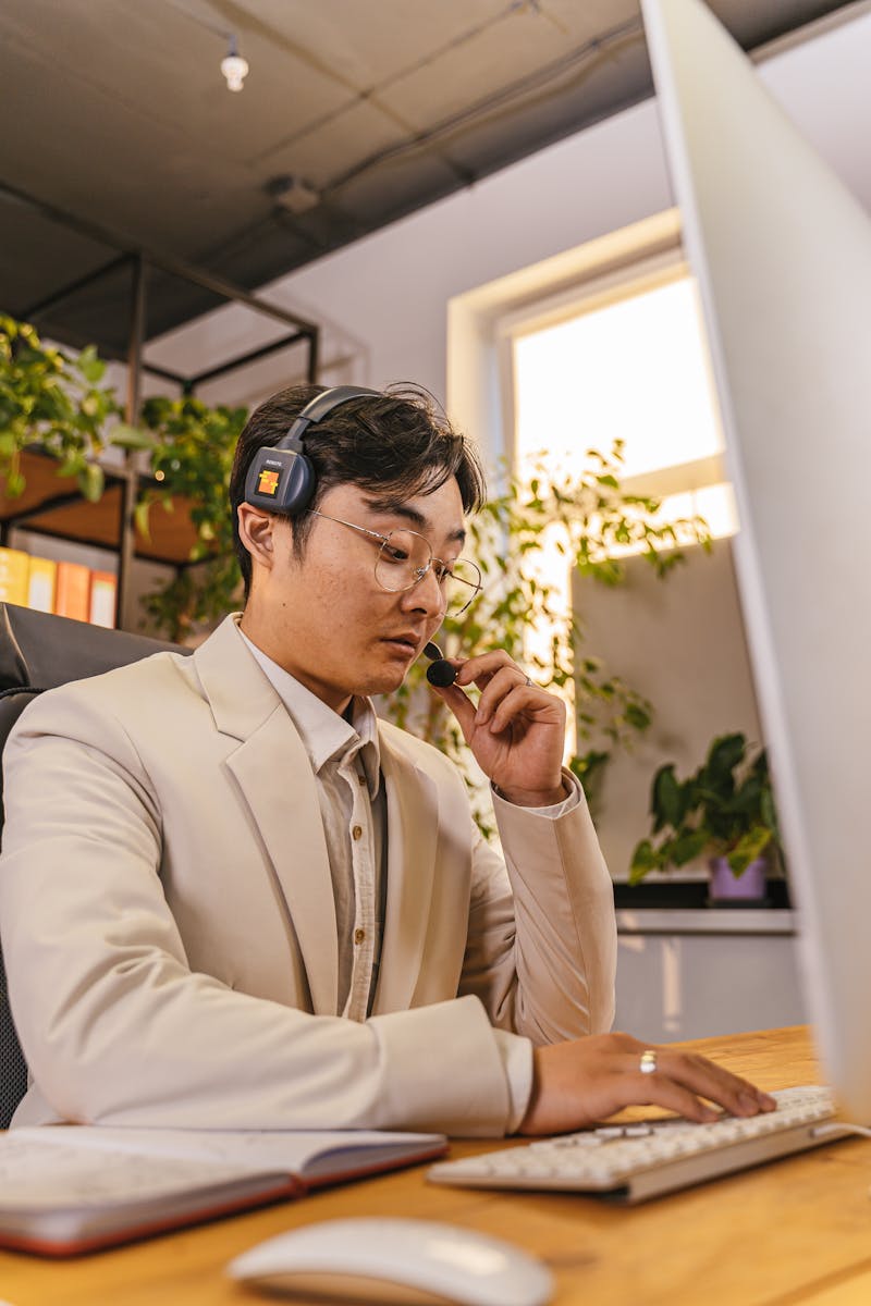Dick Ray dispatcher answering a service call